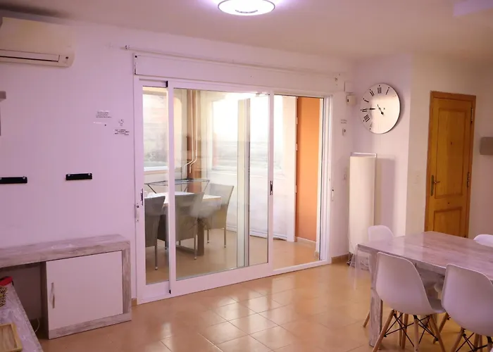 Edison Lek Con Aire Apartment