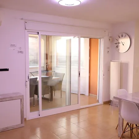 Edison Lek Con Aire Apartment